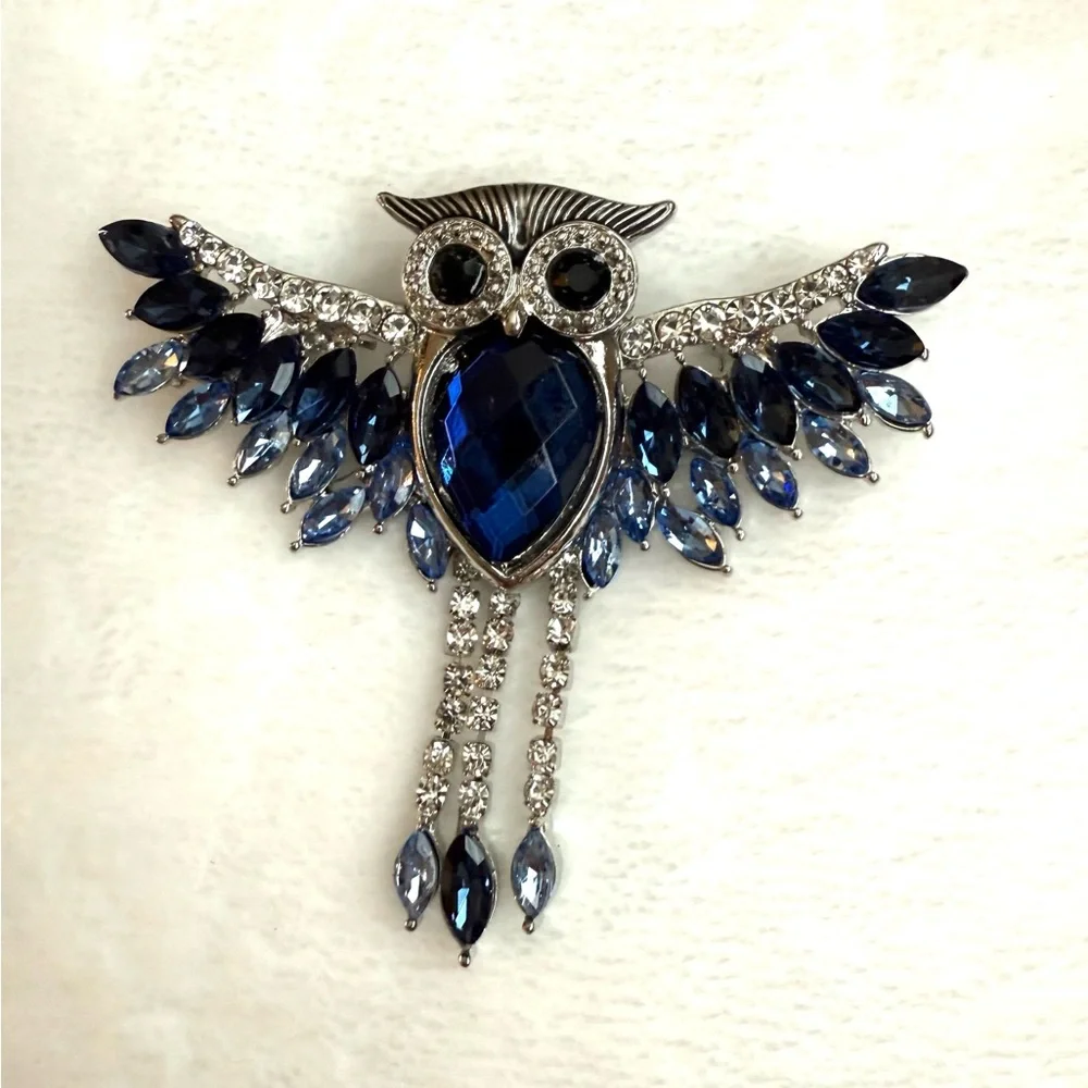 Anne Klein signed Blue and Silvertone Owl Brooch NWOT - Picture 2 of 4
